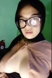 Hijab montok